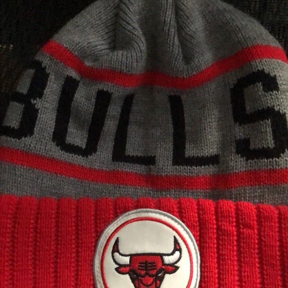 Chicago Bulls Mitchell & Ness Beanie - Picture 3 of 5